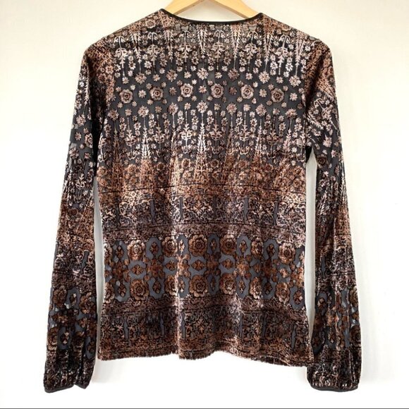 Max Studio burnout velvet  top with long sleeves, crew neck with tie front - Picture 4 of 6